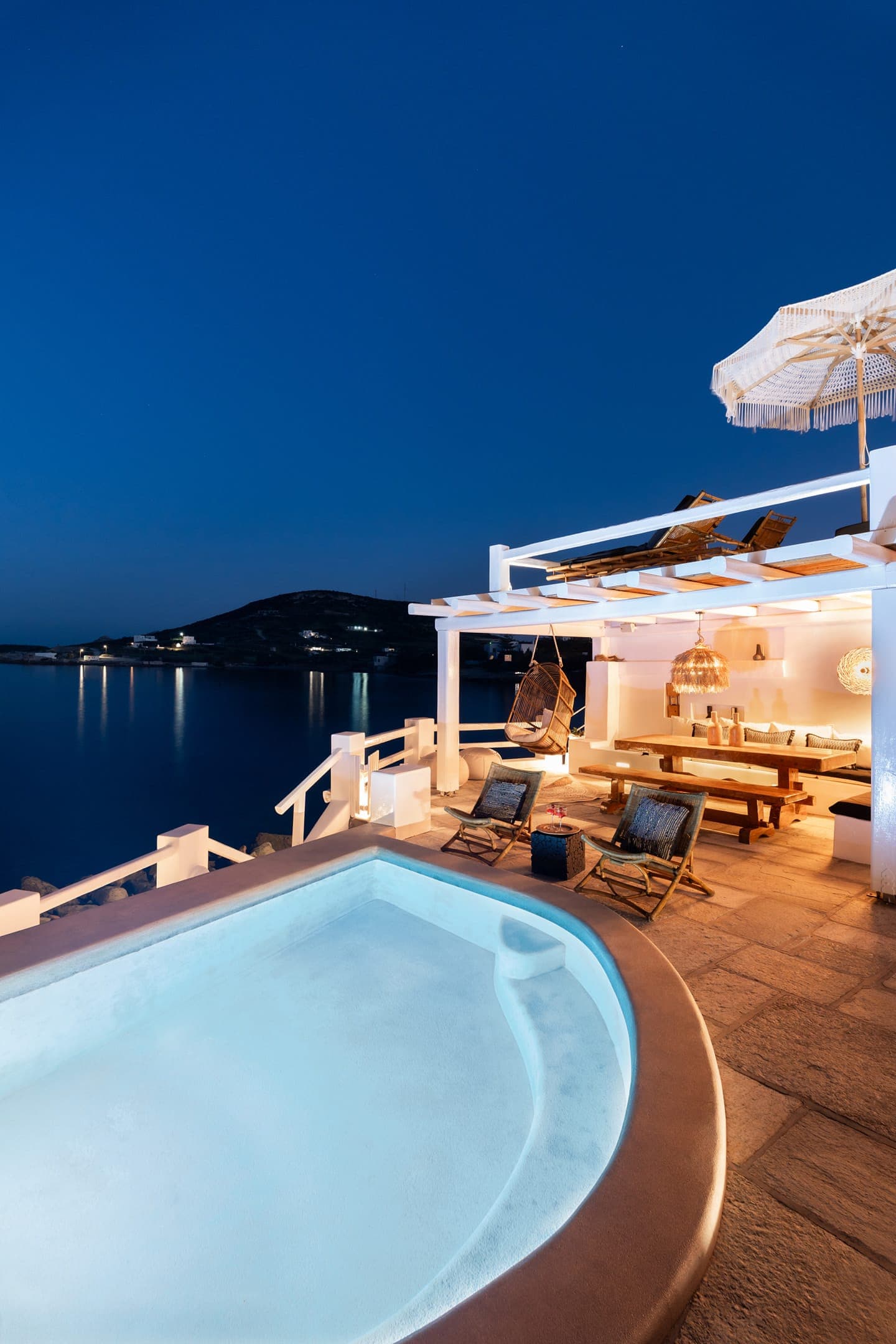 Captain Zeppos Suites