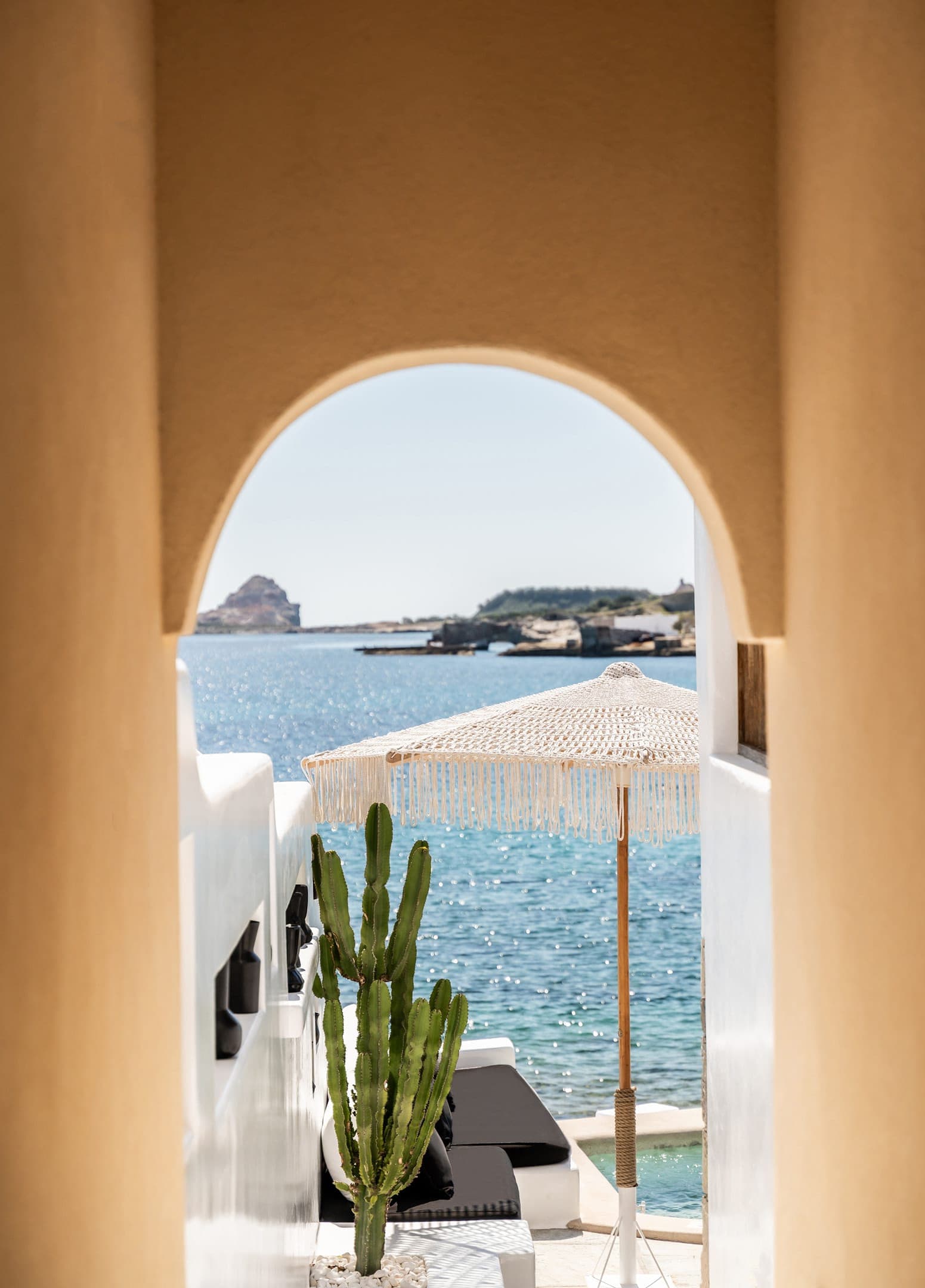 Captain Zeppos Suites