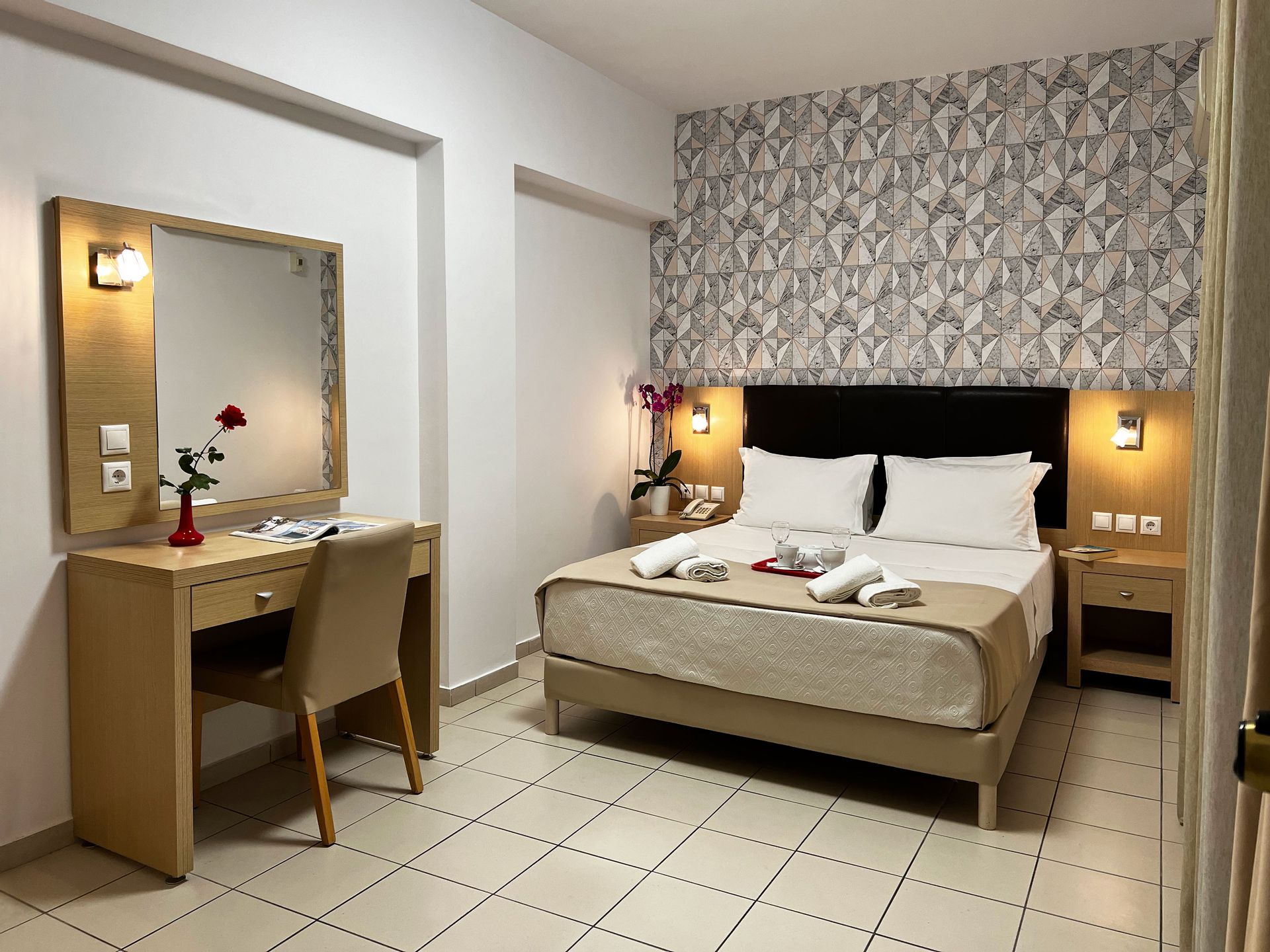 Caravel Apartment Hotel