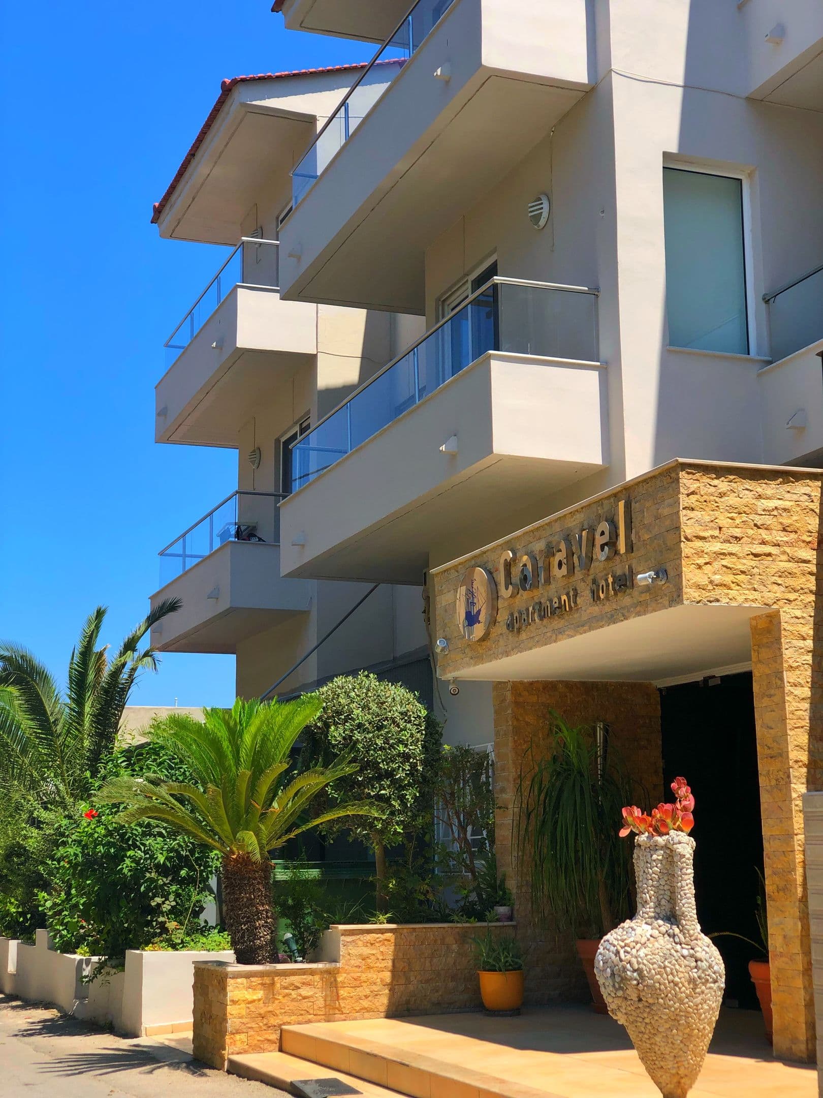 Caravel Apartment Hotel