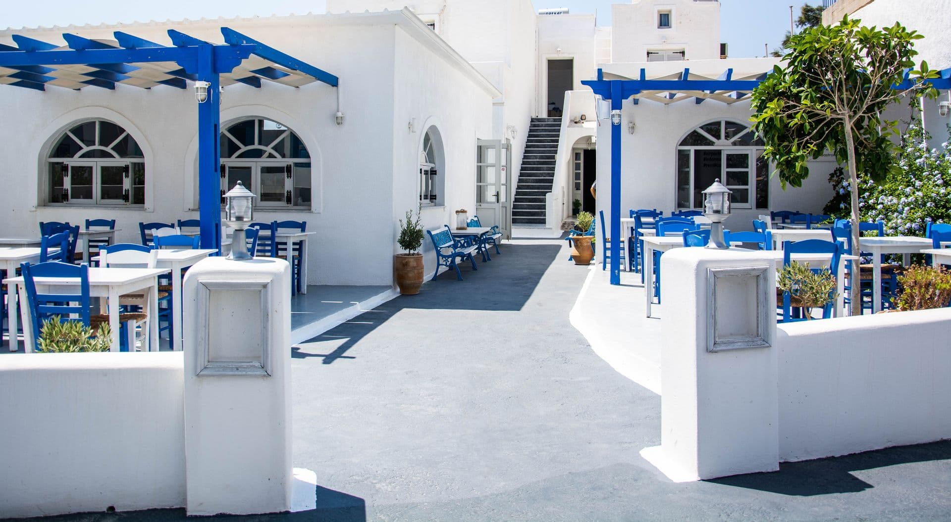 Carlos Pension Santorini