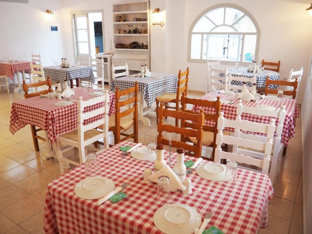 Carlos Pension Santorini