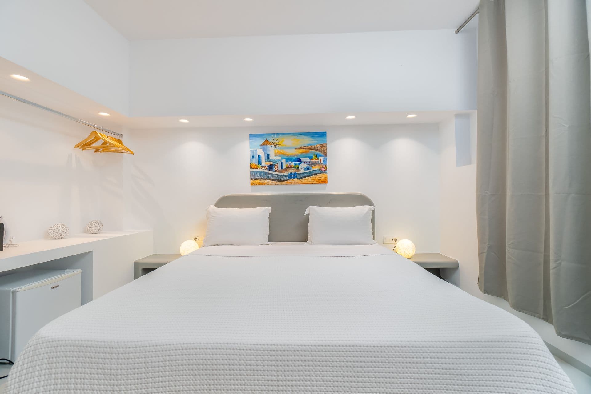 Central Fira Suites
