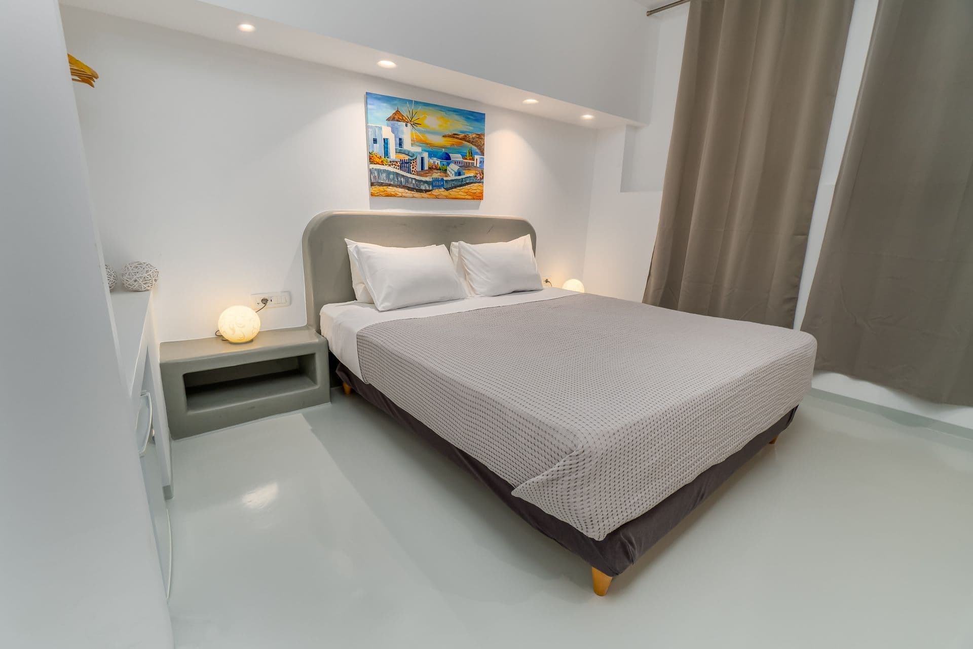 Central Fira Suites