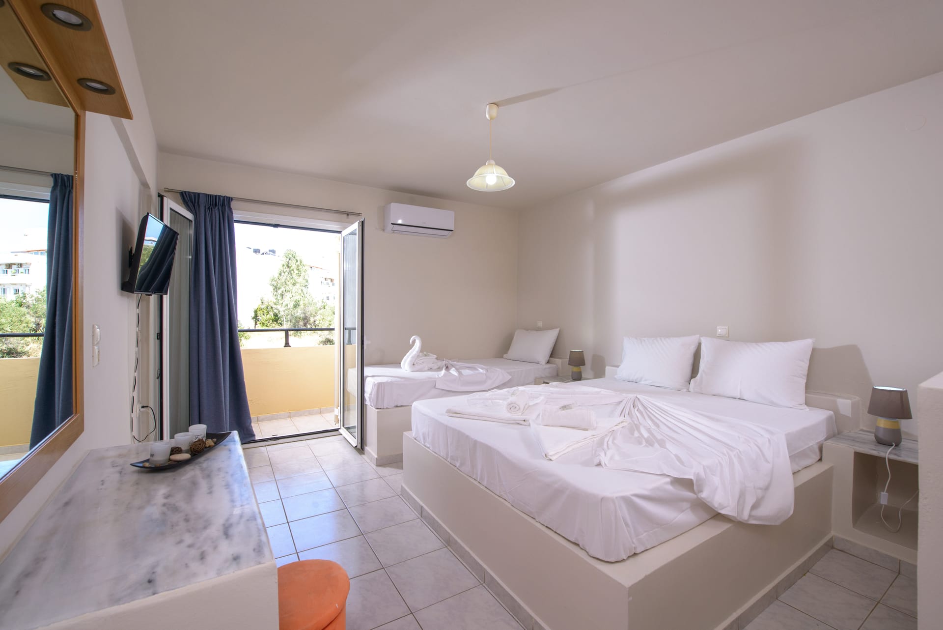 Haris Apartments