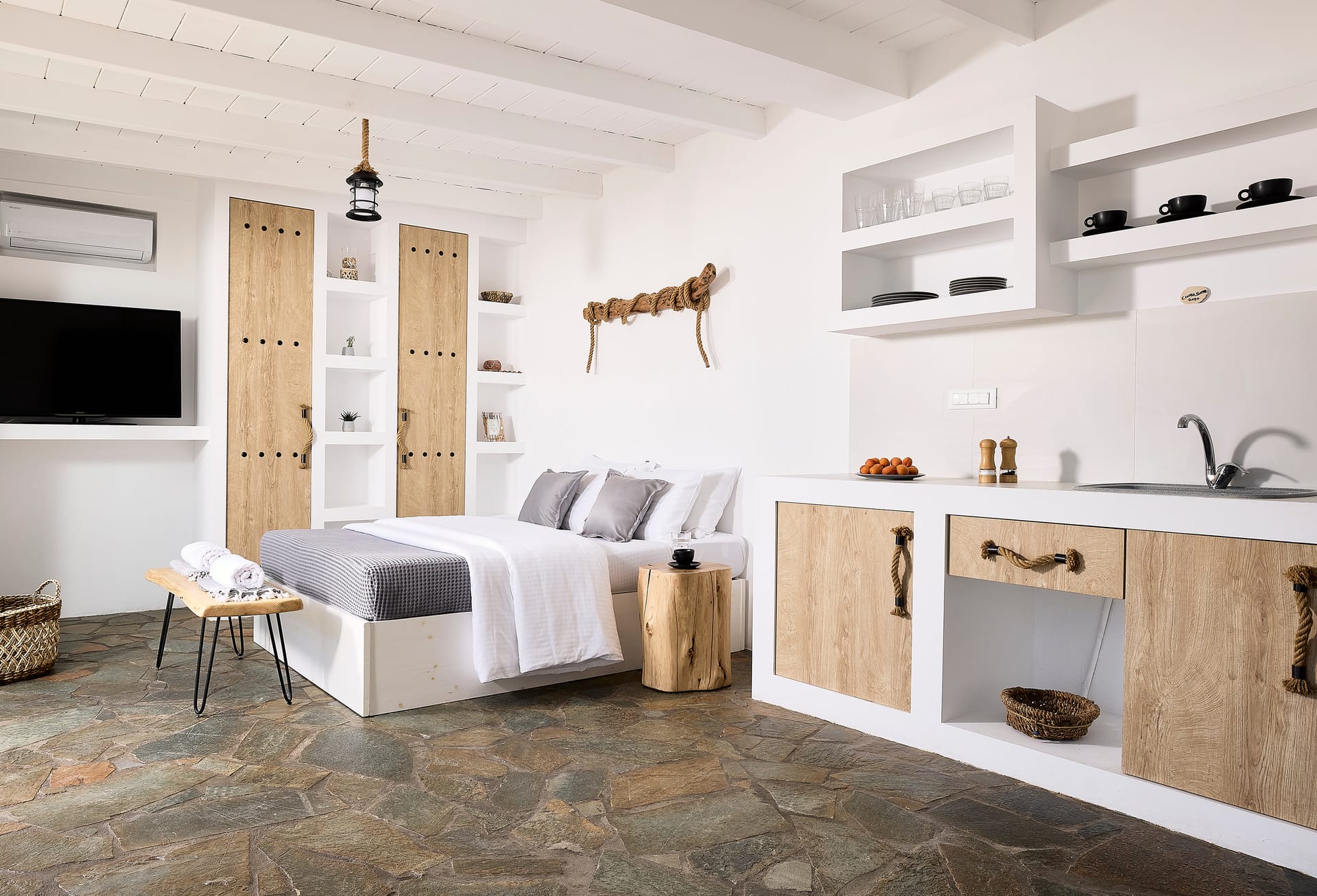 Cinco Suites