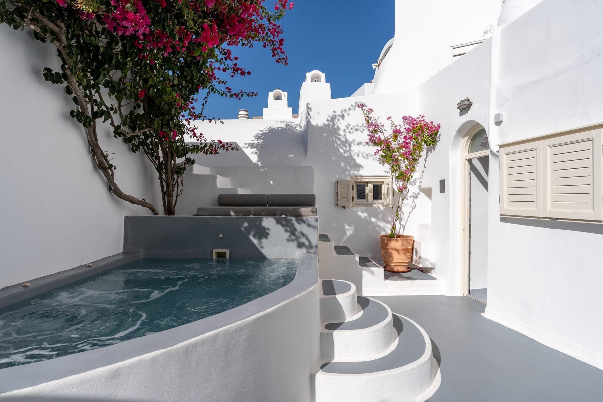 Cliff Side Suites