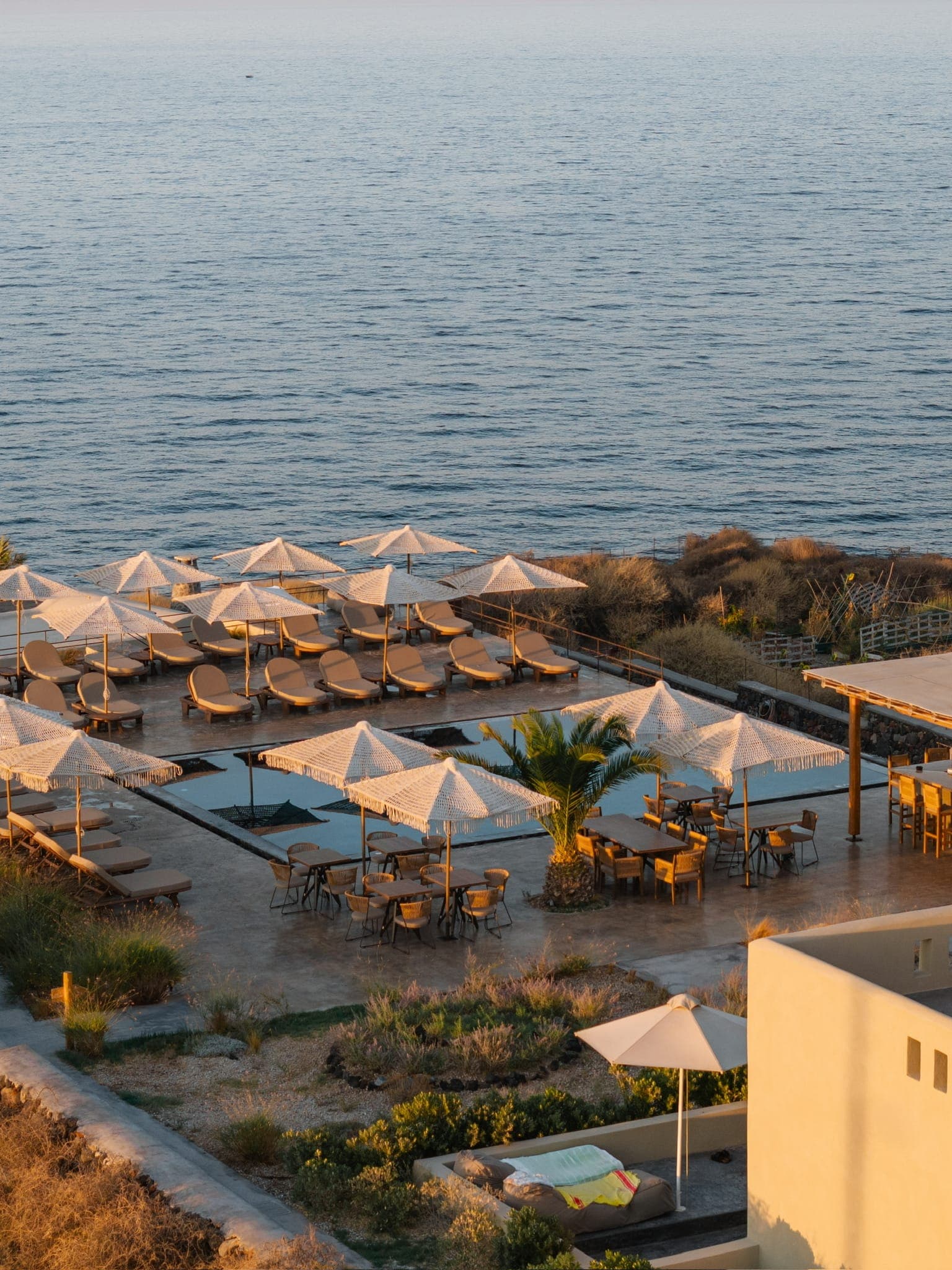 Colombo's Beachfront Santorini