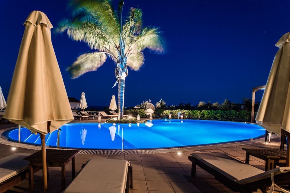 Colonides Retreat Sea & Silence