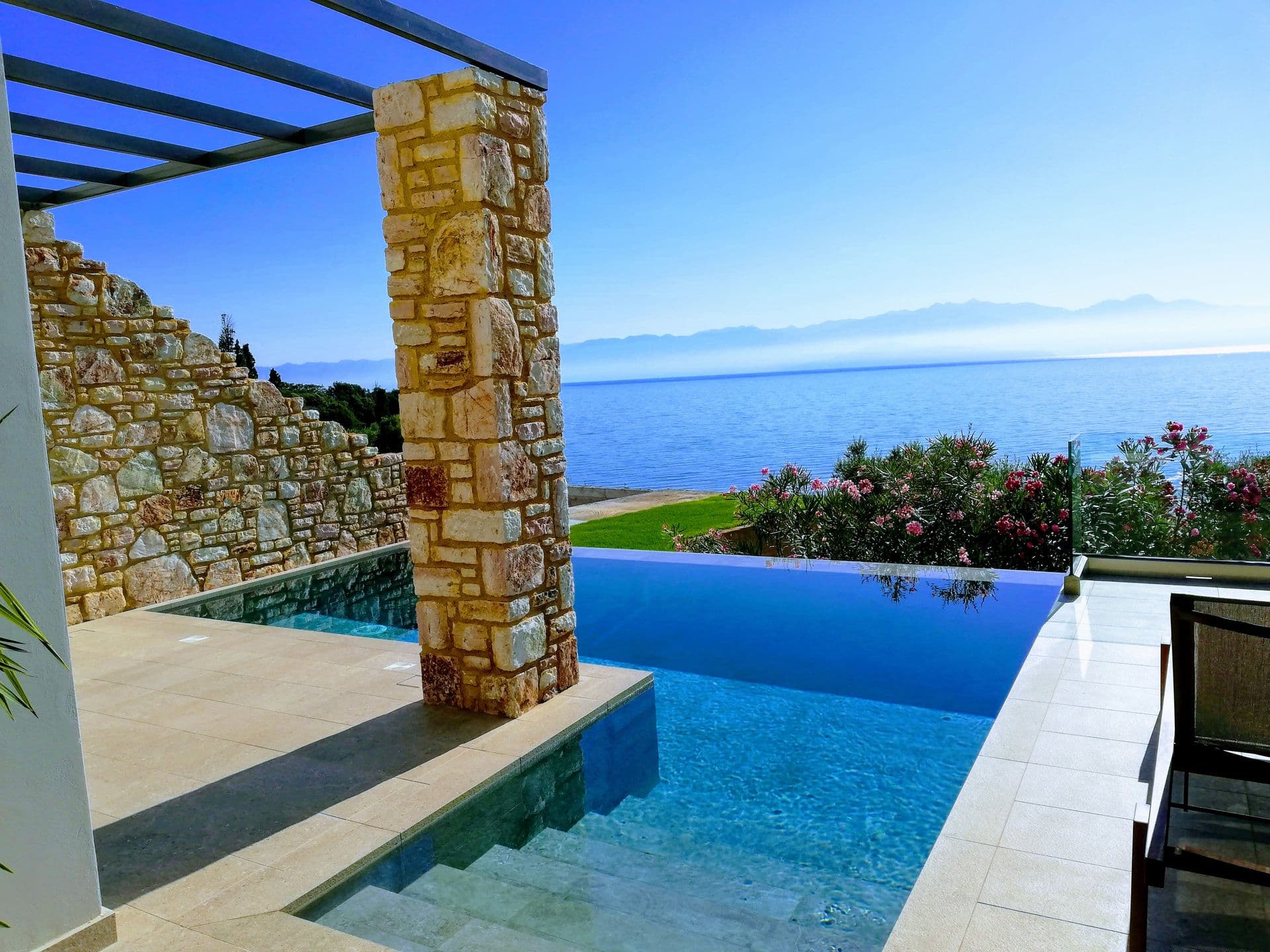 Colonides Retreat Sea & Silence