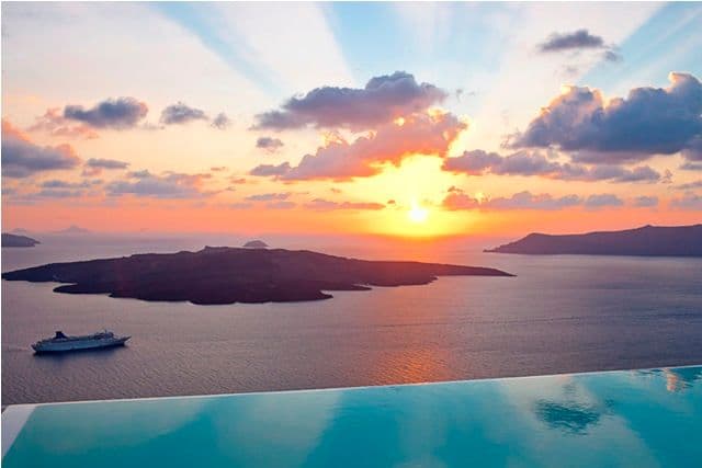 Cosmopolitan Suites Santorini