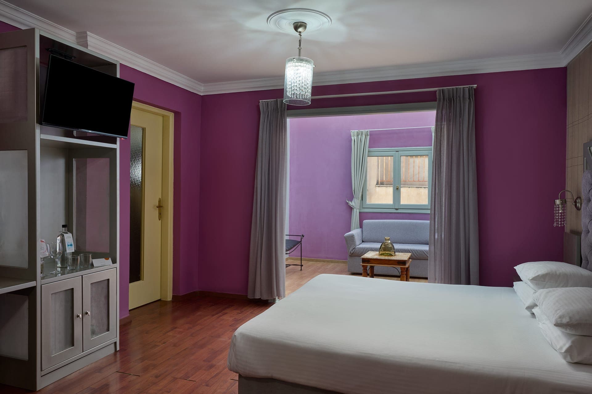 Delphi Art Hotel