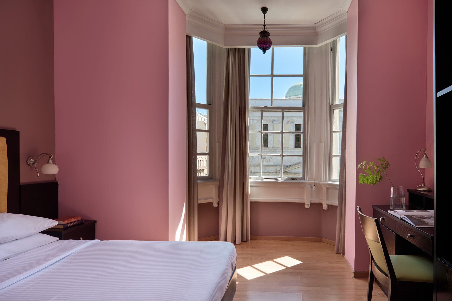 Delphi Art Hotel