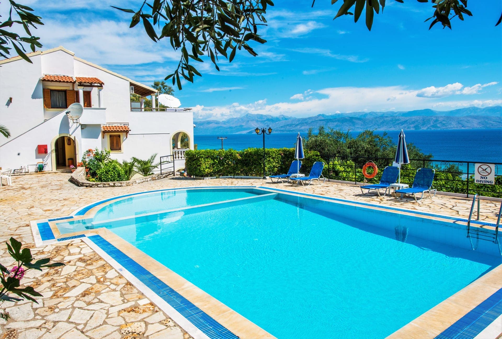 Dionysos Apartments
