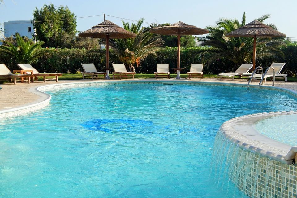 Dolphin Kastraki Studios & Apartments