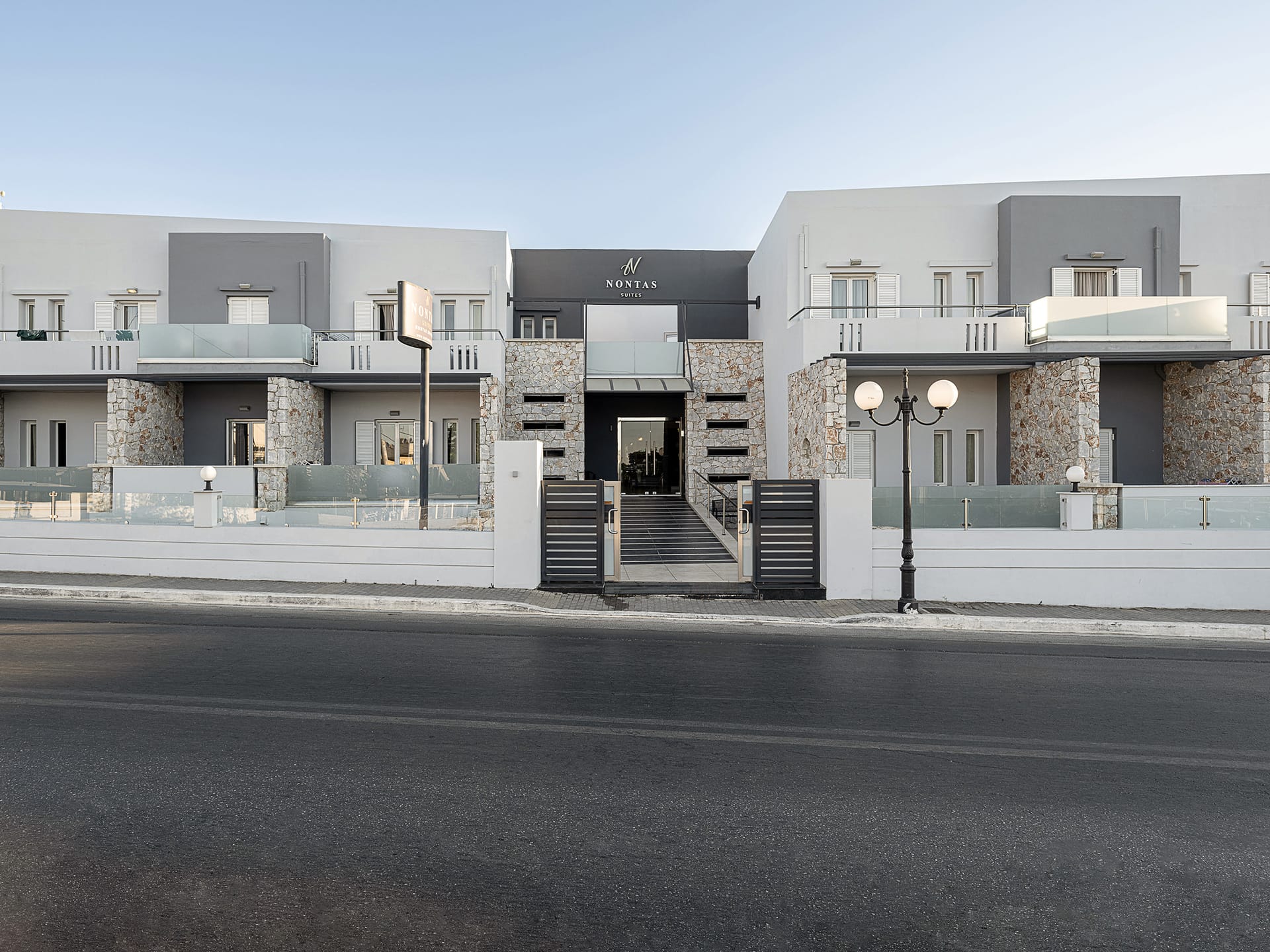 Nontas Suites