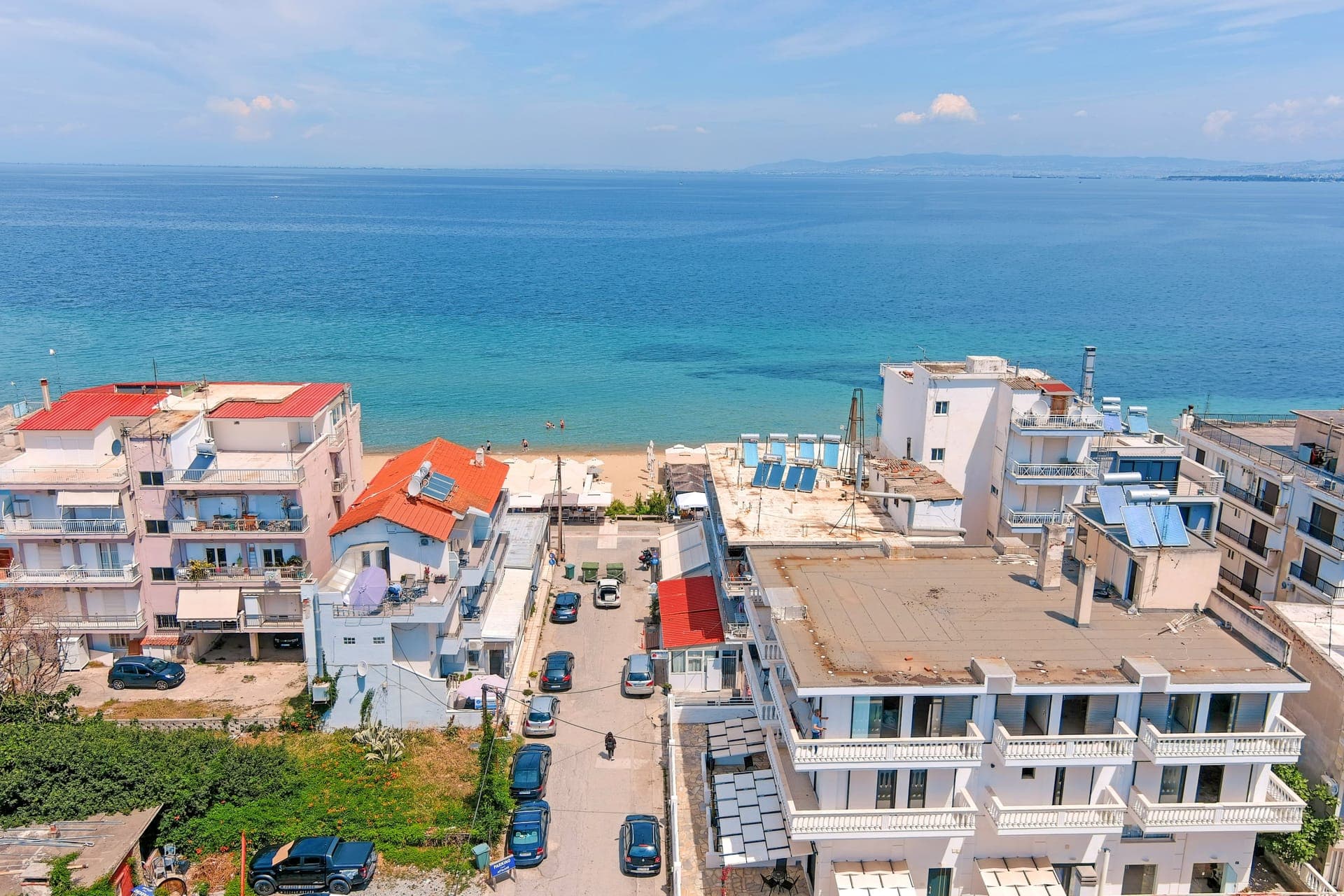 Eantos Studios & Suites