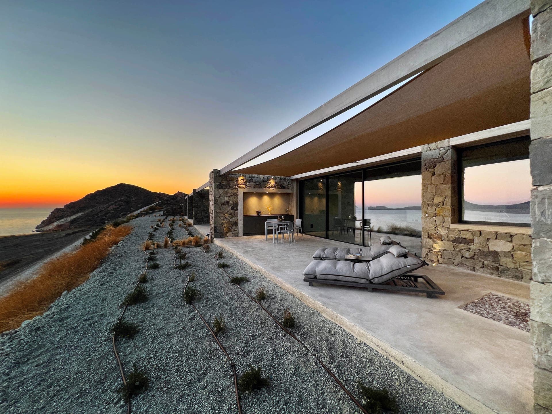 Echoes Suites Milos