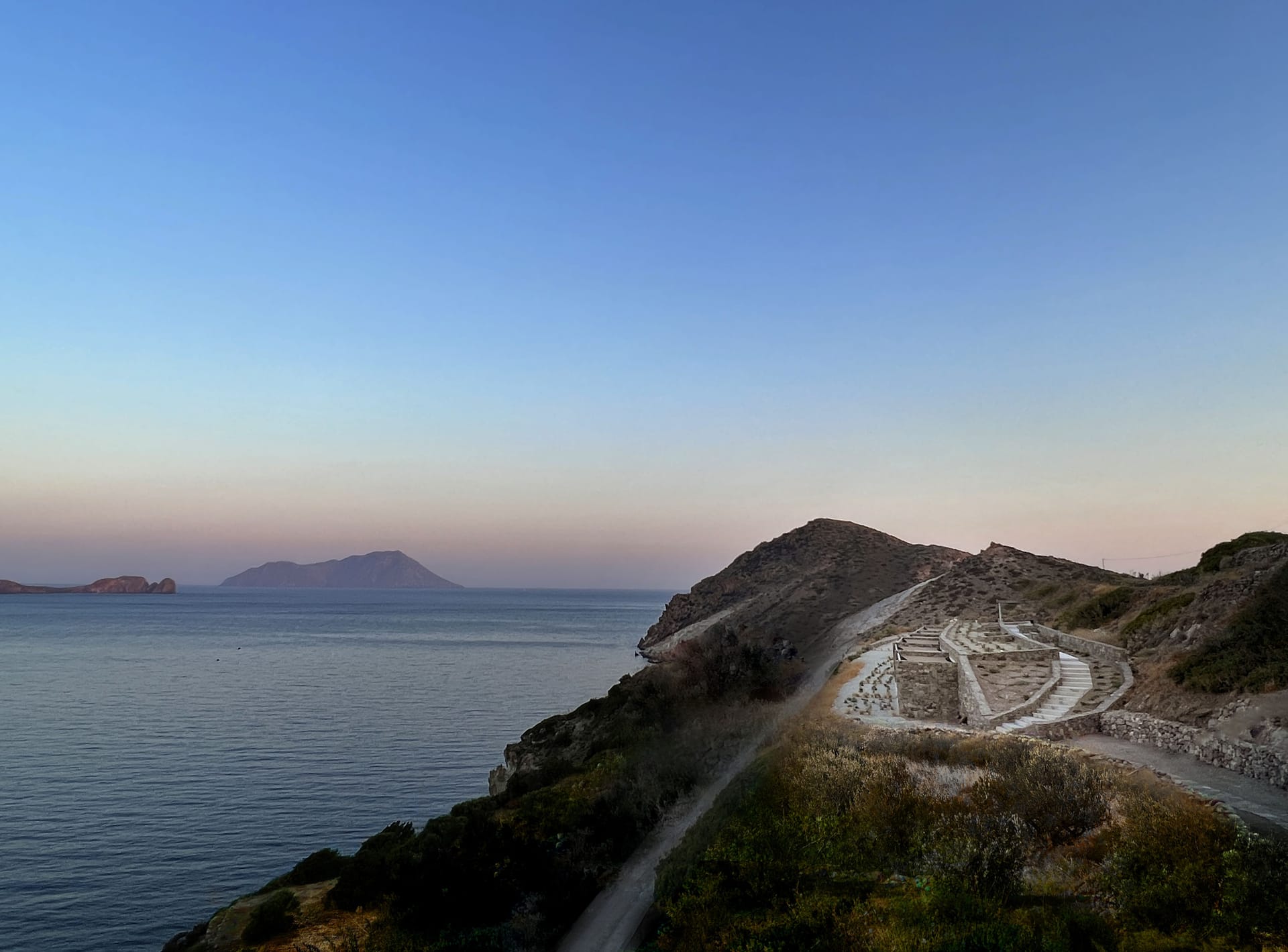 Echoes Suites Milos