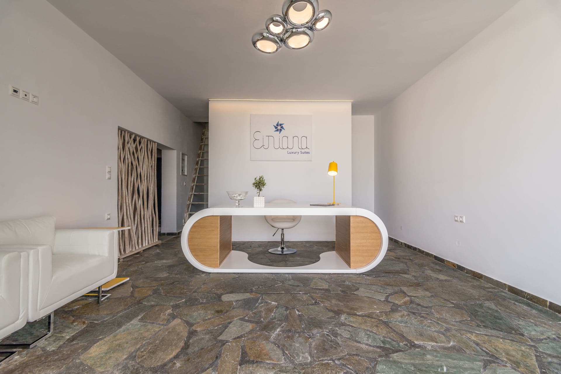 Eiriana Luxury Suites