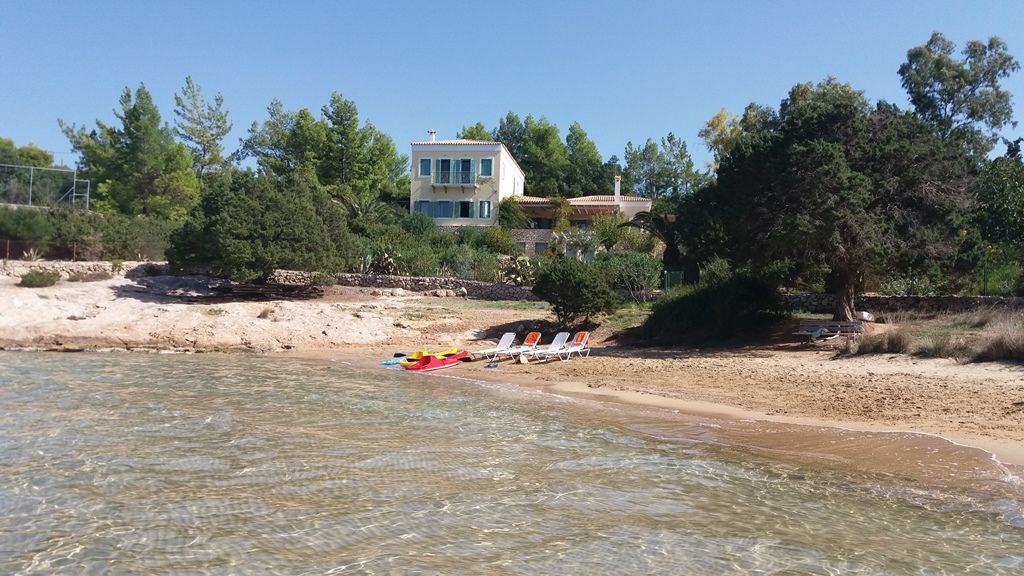 Electra Beachfront Villa