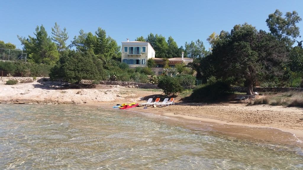 Electra Beachfront Villa