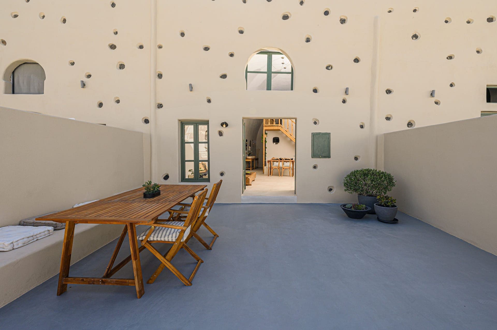 Elements Cave Suites