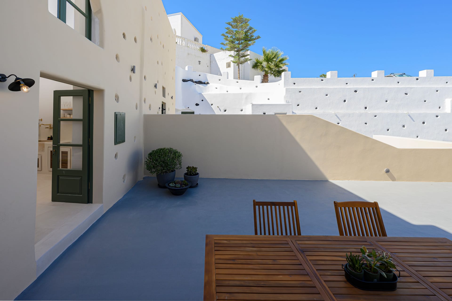 Elements Cave Suites
