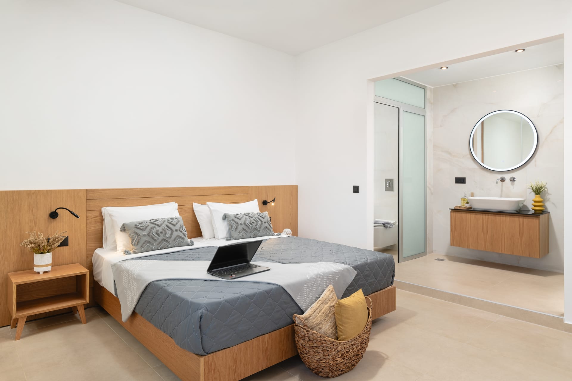 Elia City Apartments