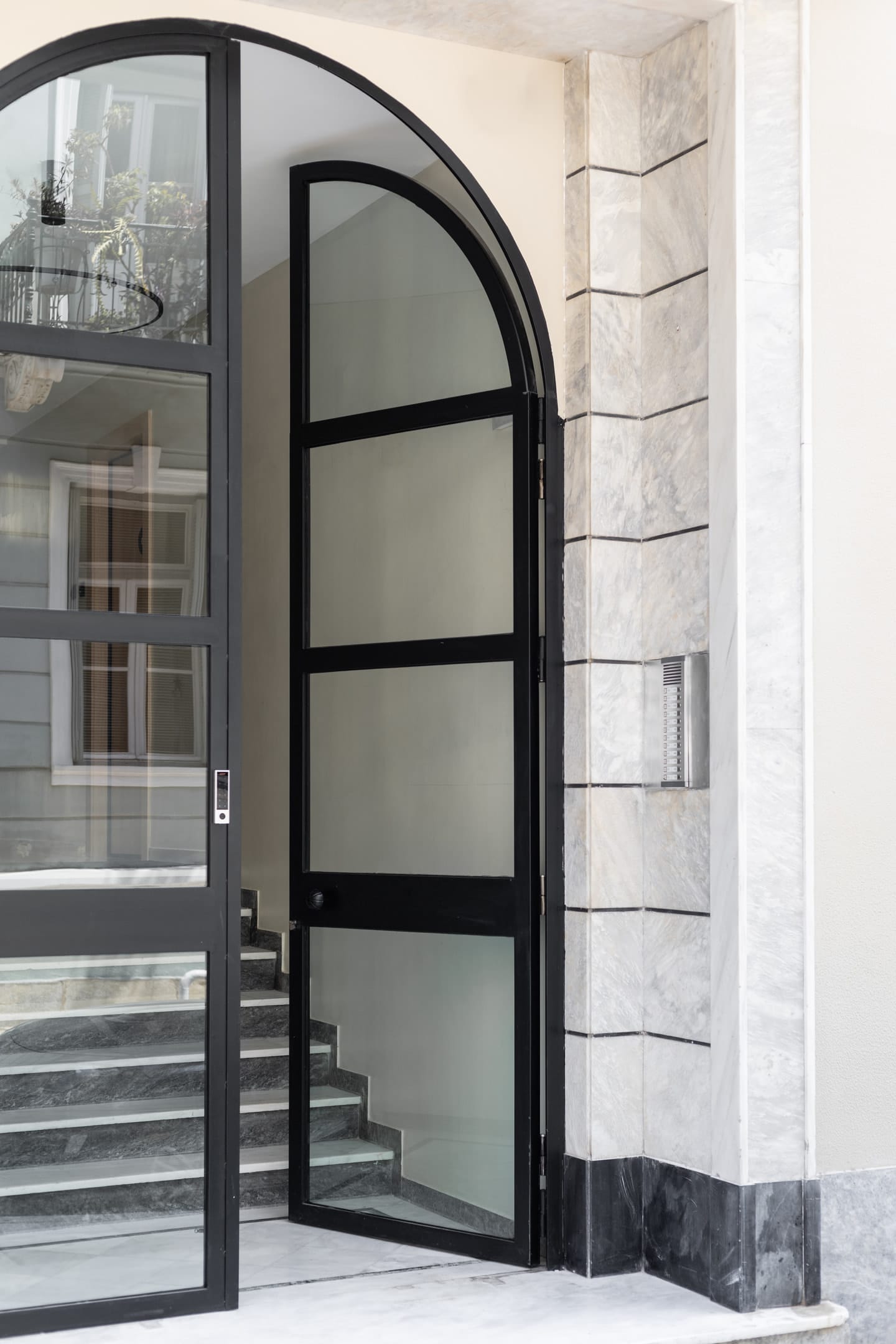 Elliot Neapoli, Athens