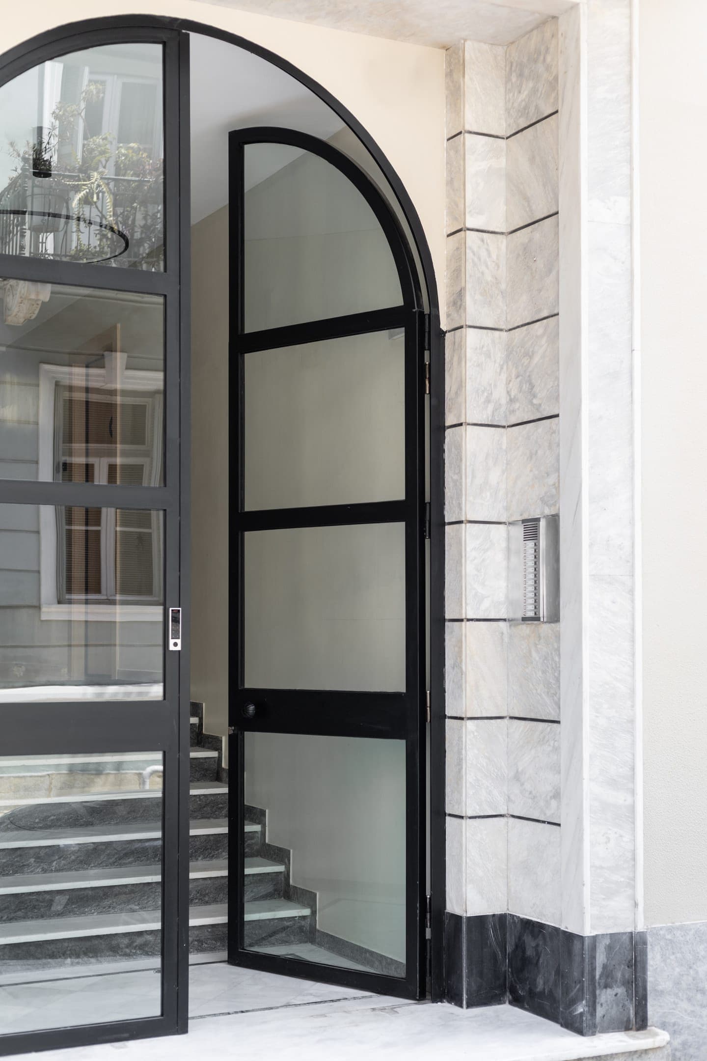 Elliot Neapoli, Athens