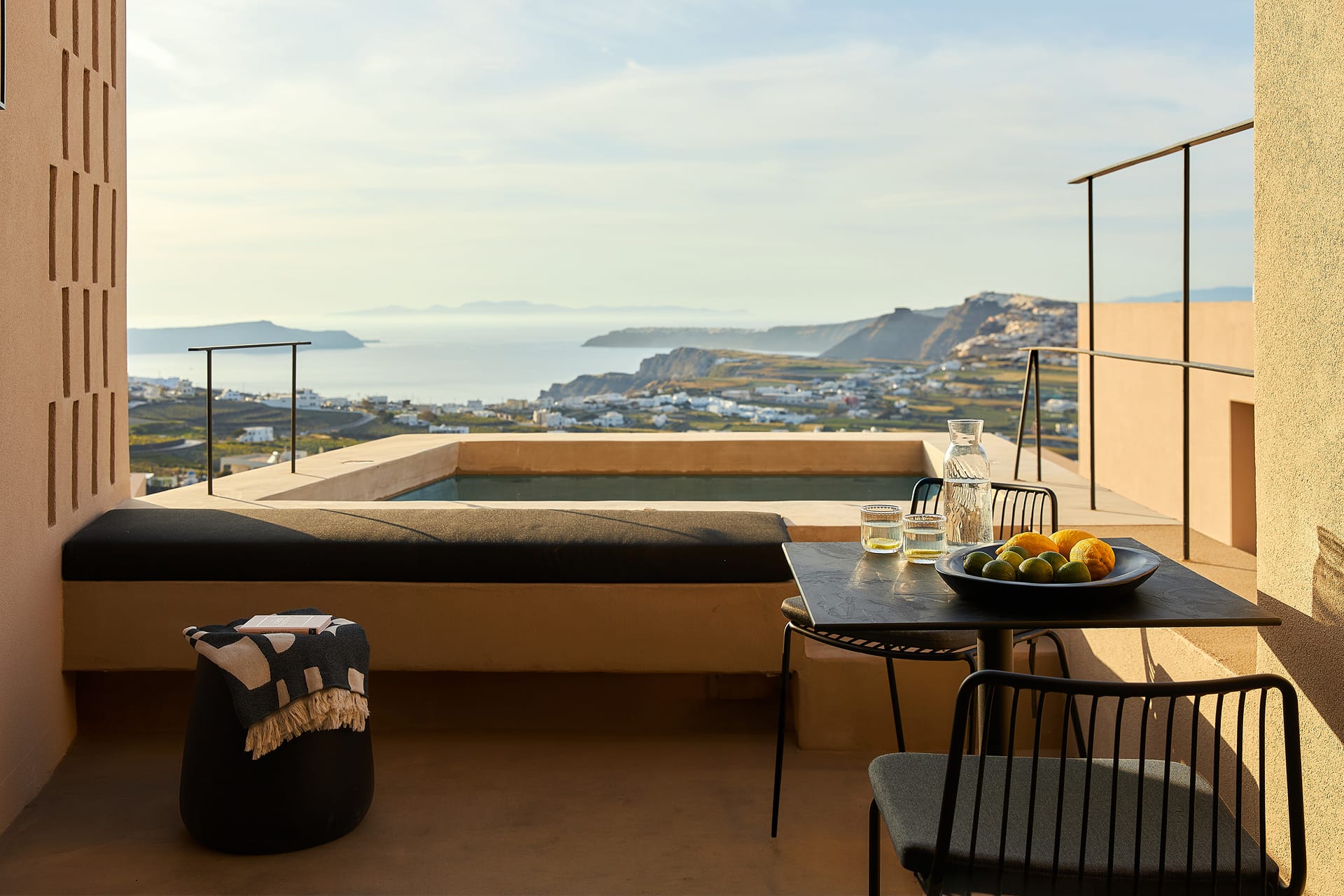 Enorme EOS Santorini - Adults Only