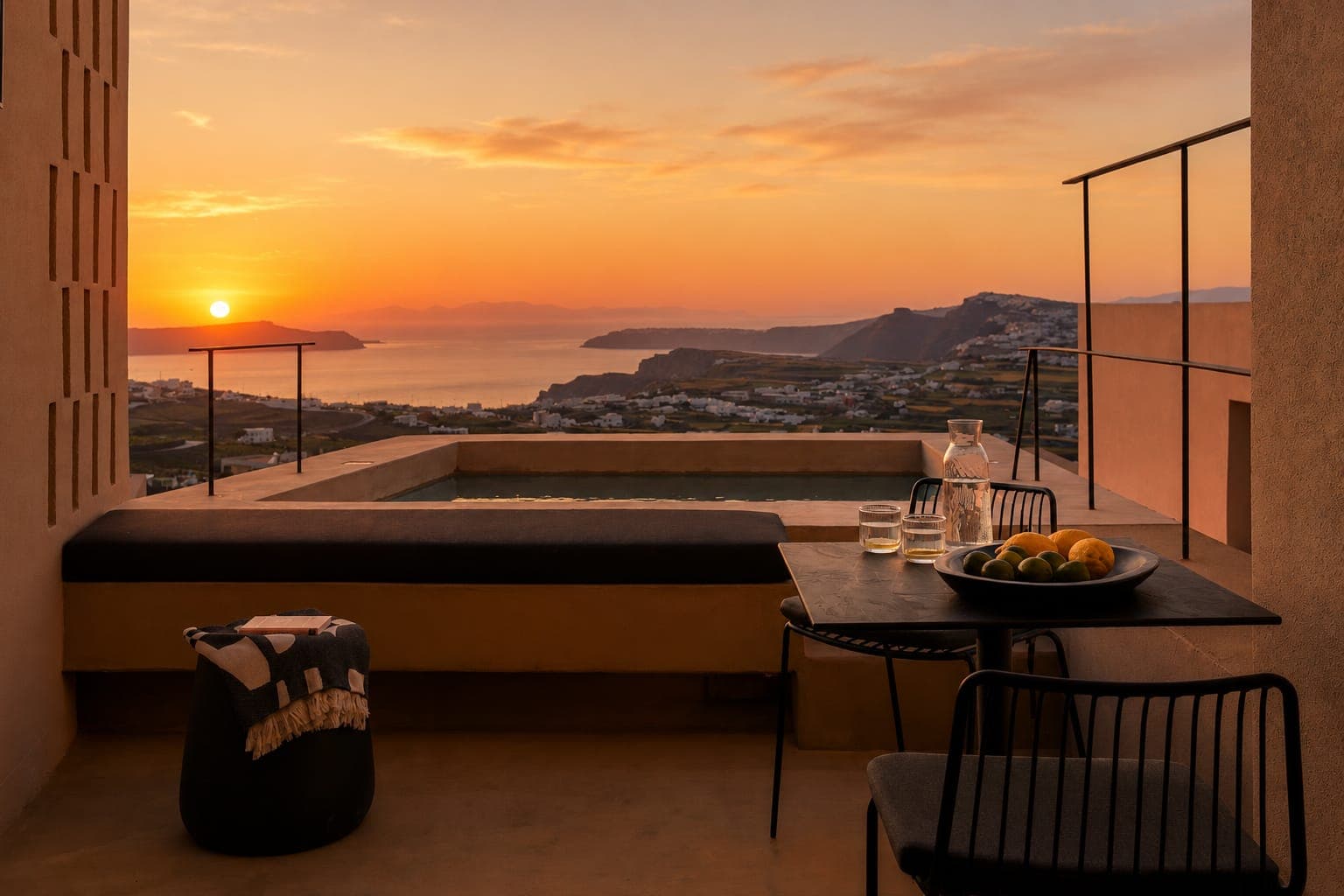 Enorme EOS Santorini - Adults Only
