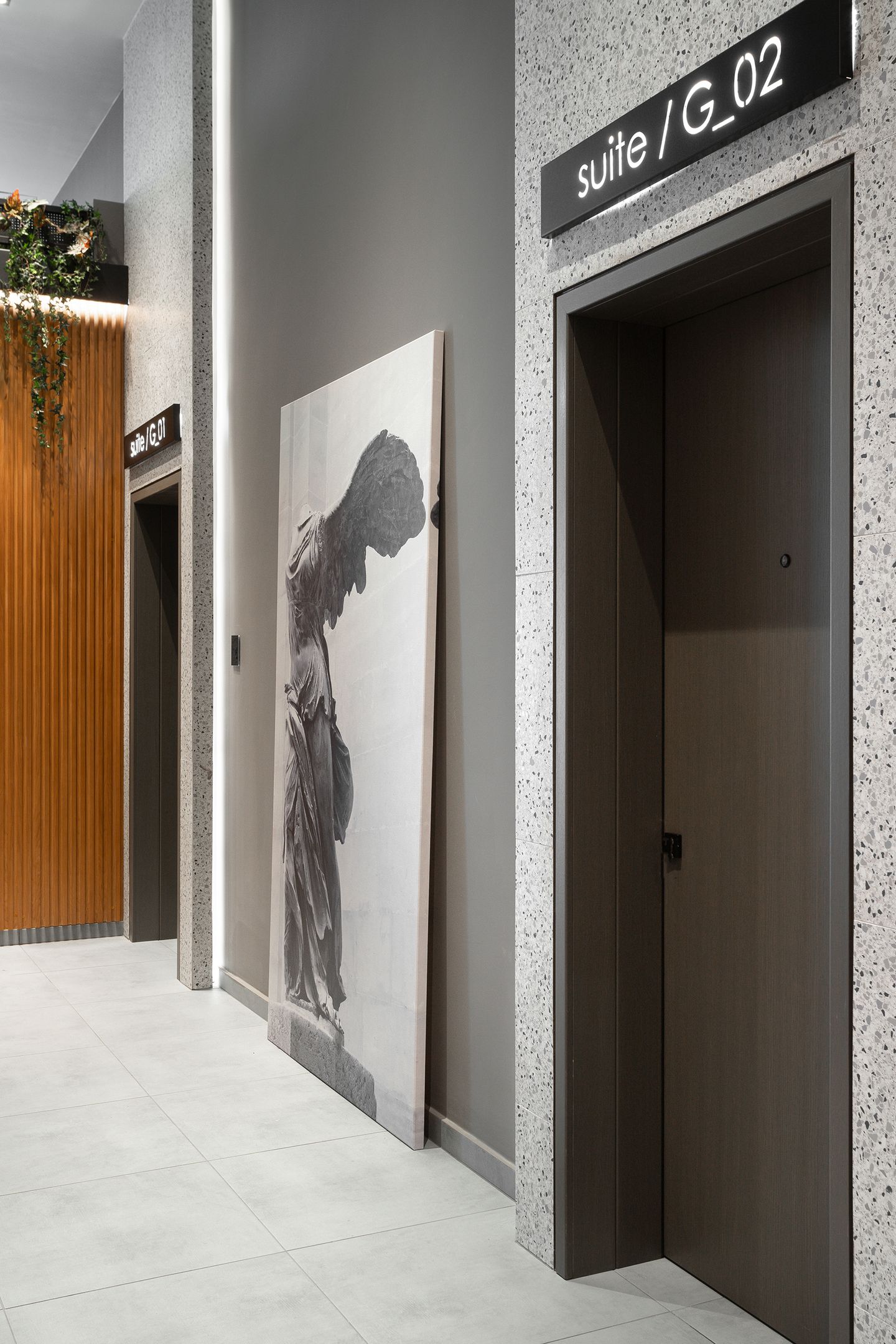 11 Enteka Acropolis Suites