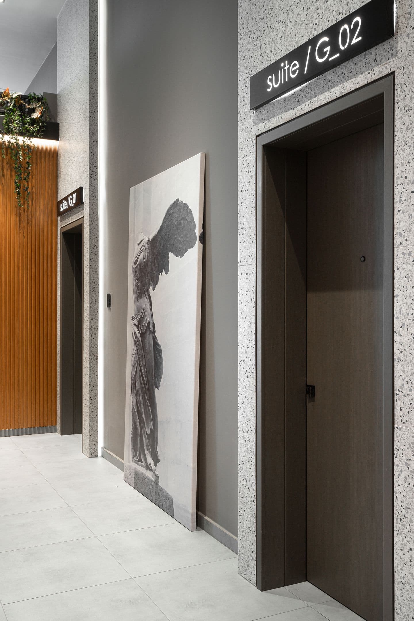 11 Enteka Acropolis Suites