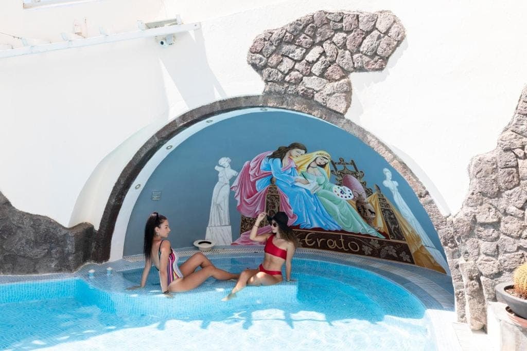 Erato Apartments Firostefani