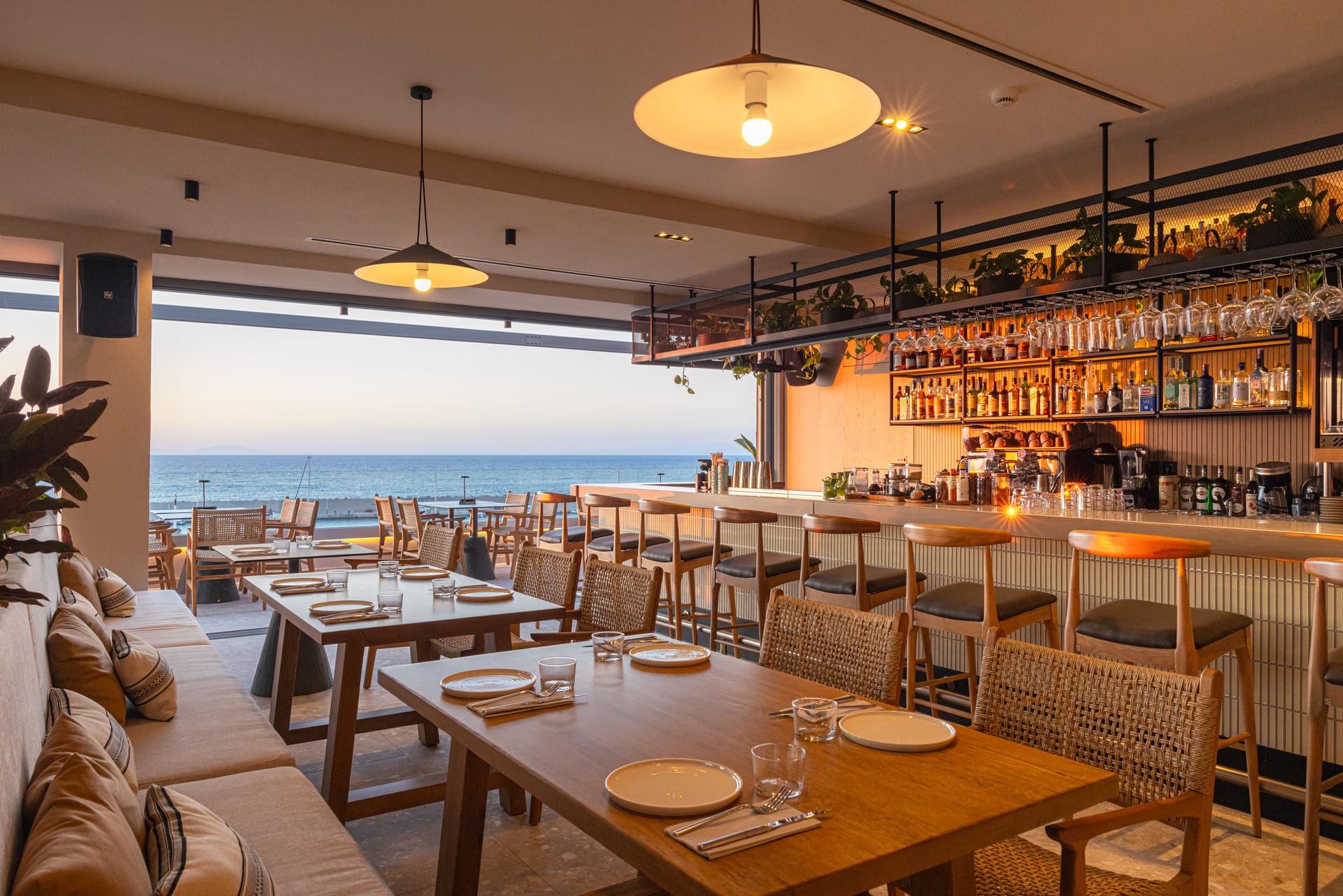Erato Seaside Hotel