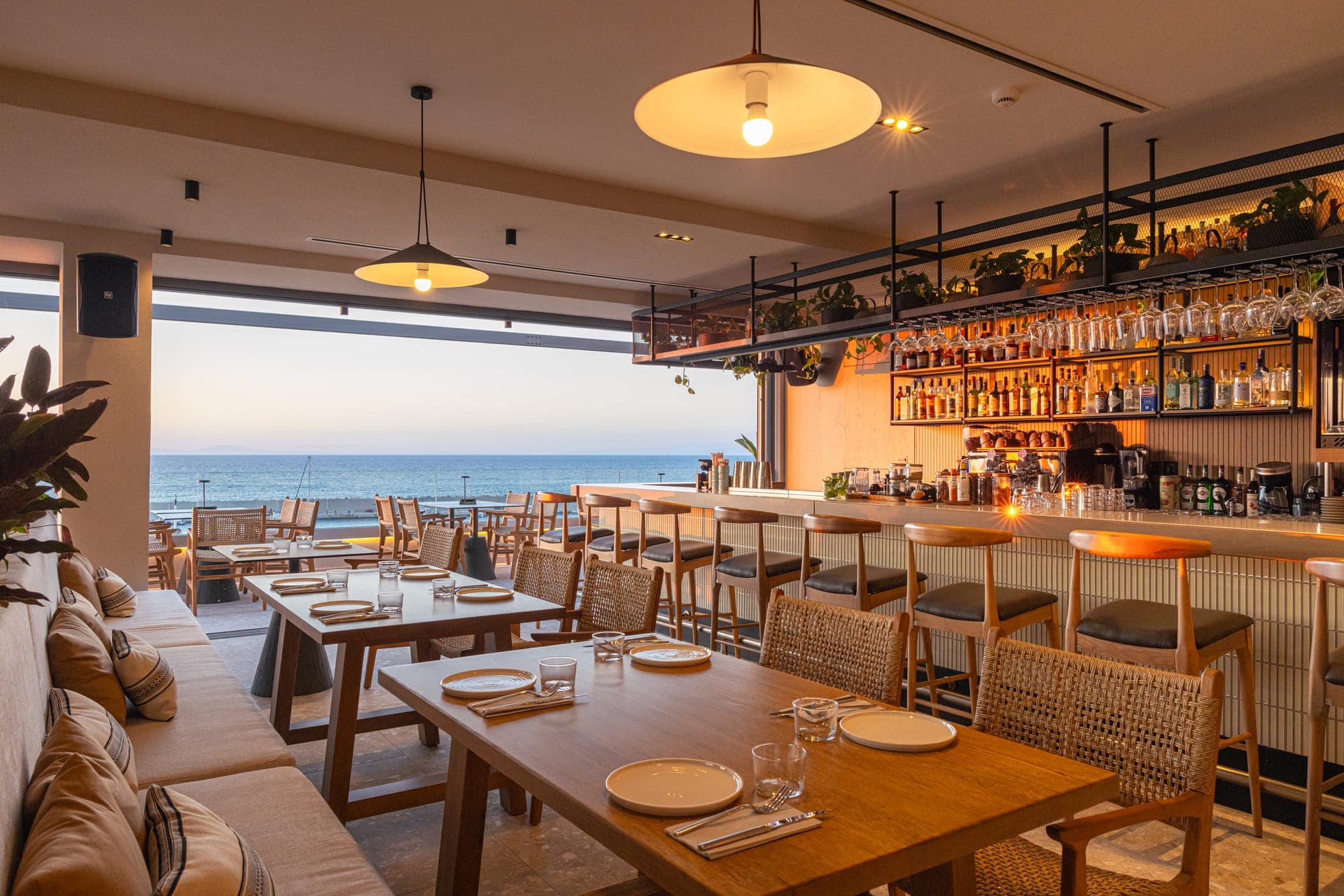 Erato Seaside Hotel