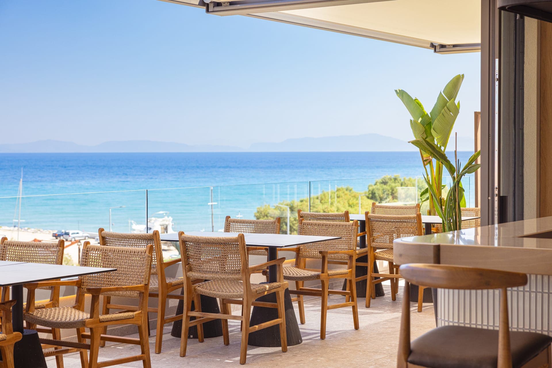Erato Seaside Hotel