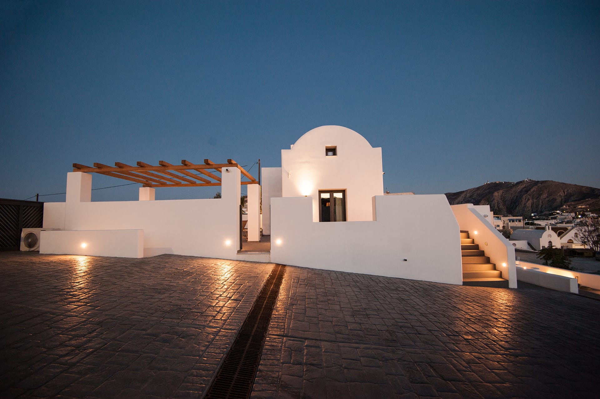 Ethereal Blue Suites Pyrgos