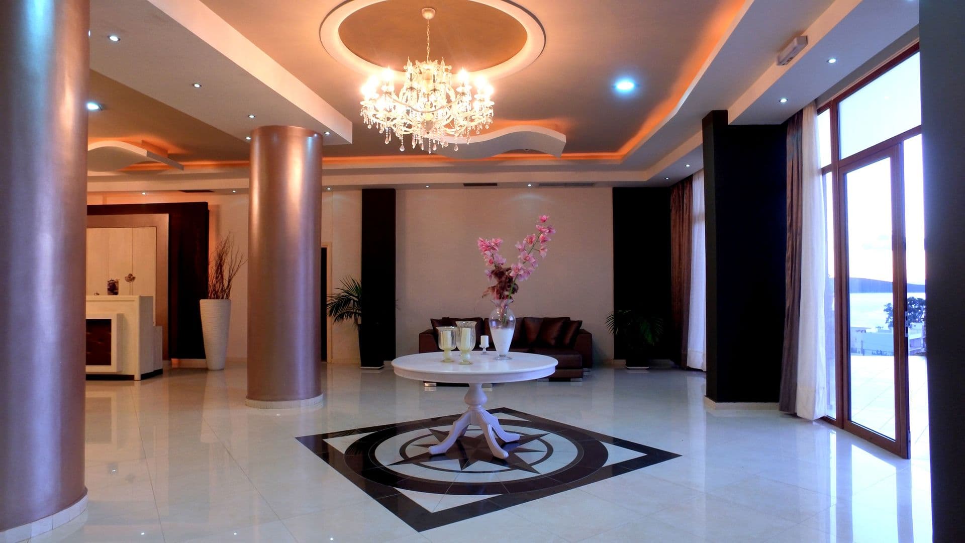 Evia Hotel & Suites