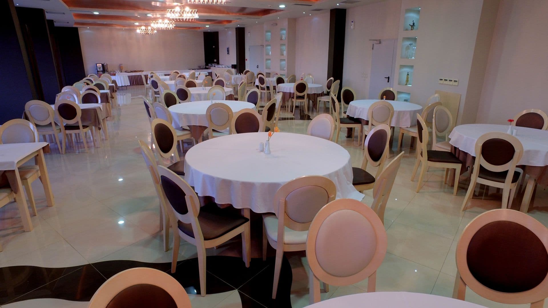 Evia Hotel & Suites
