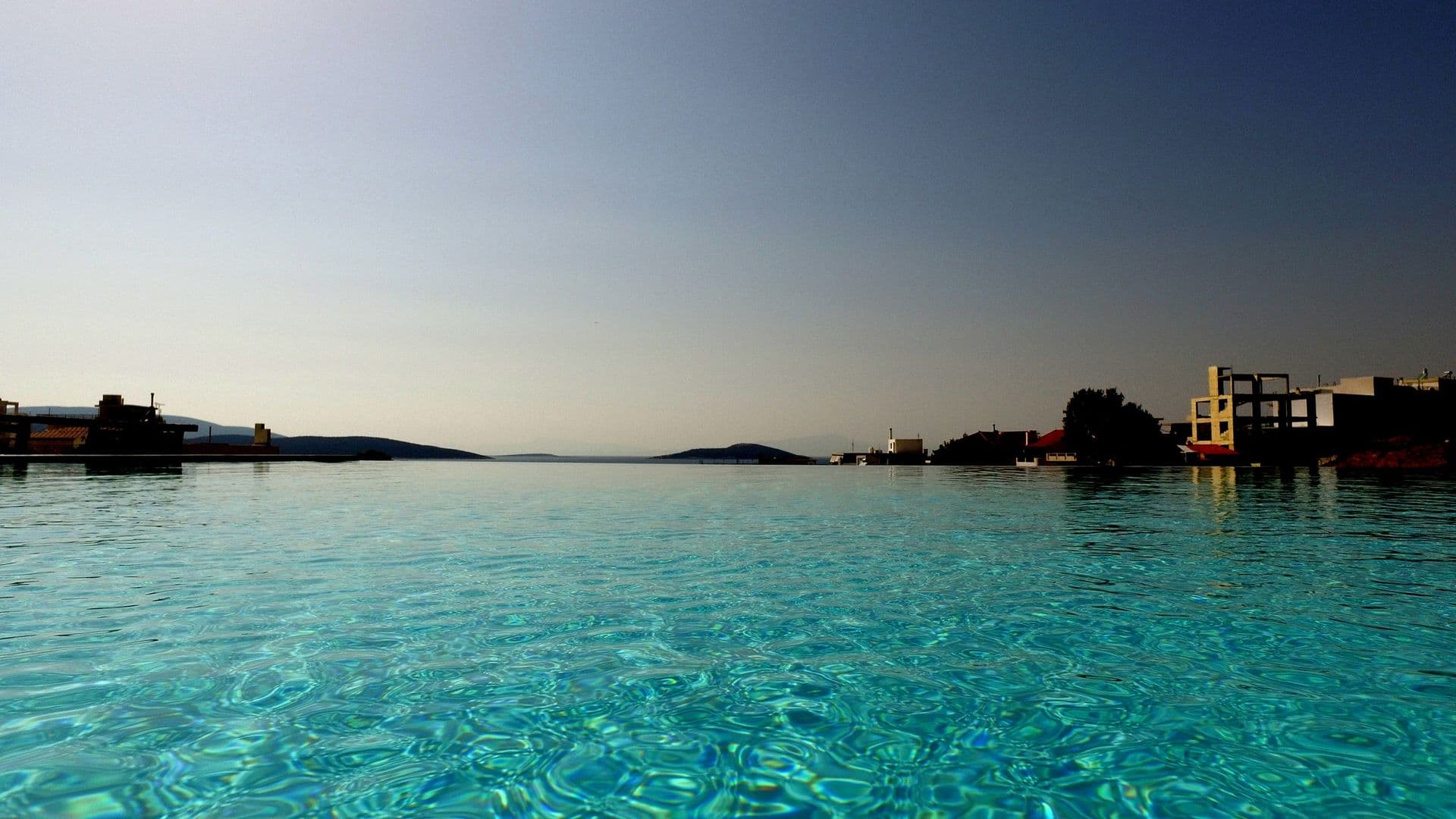 Evia Hotel & Suites