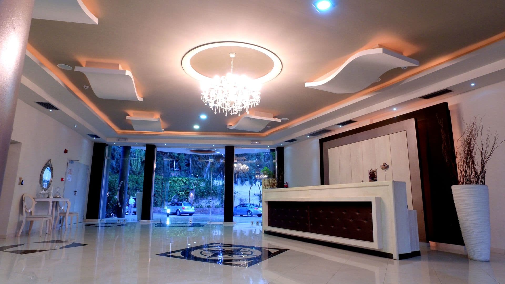 Evia Hotel & Suites