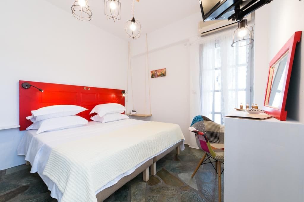 Evi Rooms