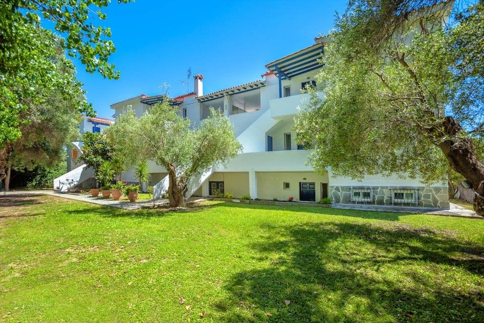 Faros Apartments