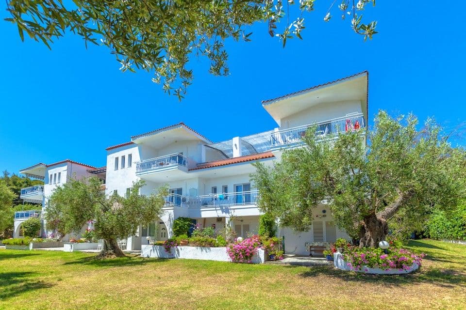 Faros Apartments