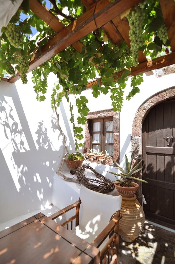 Fava Eco Suites Santorini