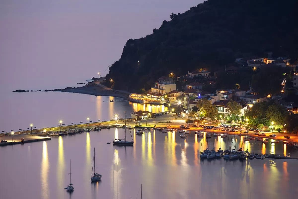 Flisvos Beachfront Apartments Skopelos