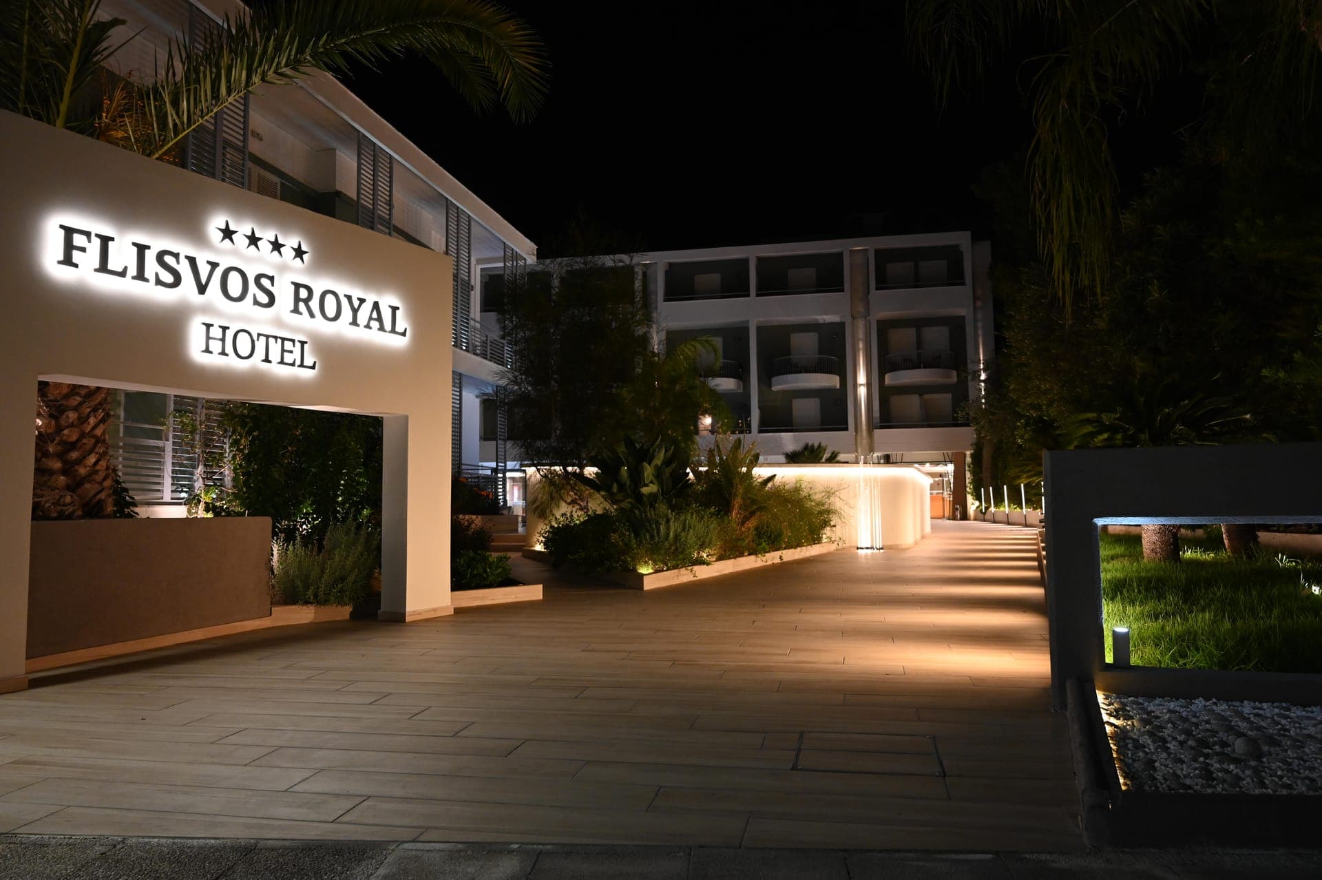 Flisvos Royal Hotel
